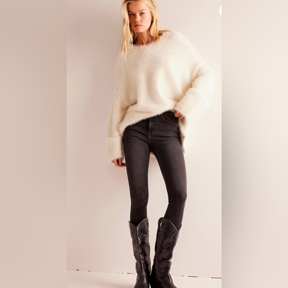 *NWT* FREE PEOPLE RAW HIGH-RISE JEGGINGS